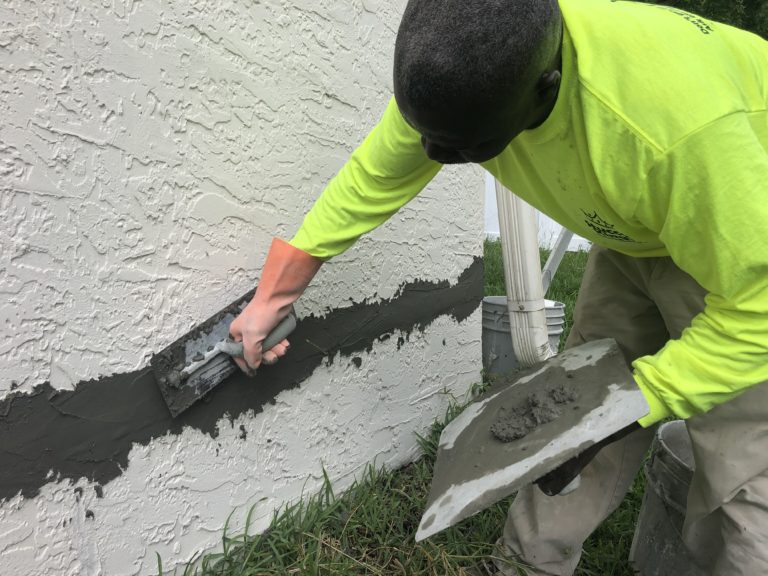 We fix Stucco Cracks